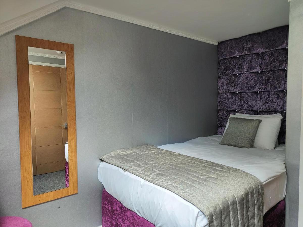 Hotel 24-7 Express Newport  Ngoại thất bức ảnh
